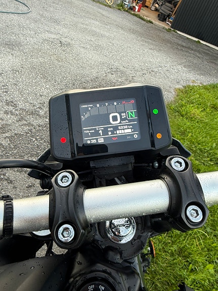 Yamaha MT-09 5 of 9