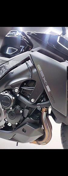 Suzuki GSX-S 1000 4 of 14