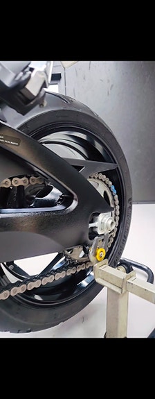 Suzuki GSX-S 1000 3 of 14