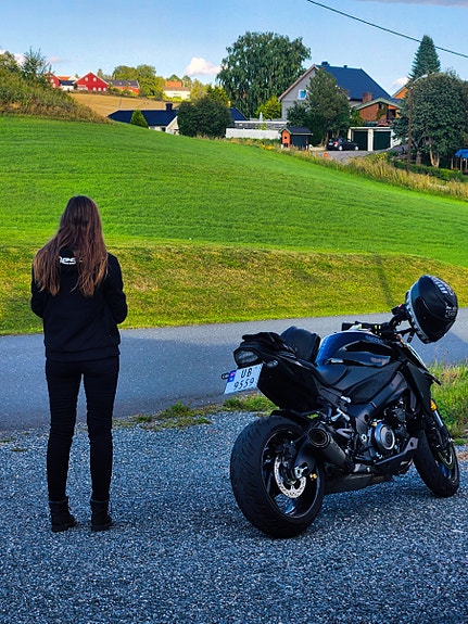 Suzuki GSX-S 1000 5 of 14