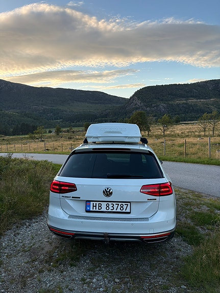 Volkswagen Passat Alltrack 5 of 17
