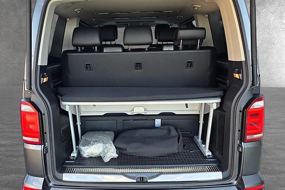 Volkswagen Multivan 9 of 30