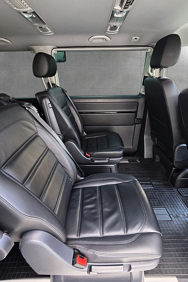 Volkswagen Multivan 14 of 30