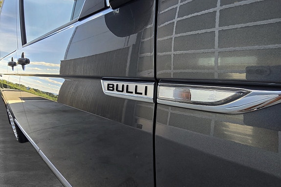 Volkswagen Multivan 10 of 30