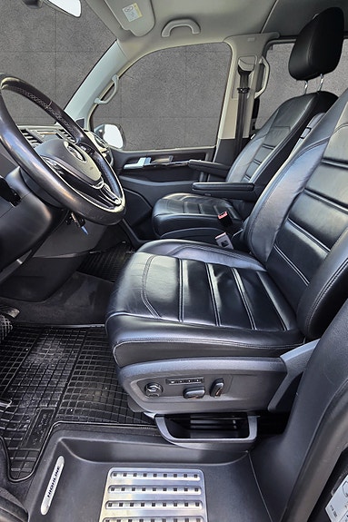 Volkswagen Multivan 15 of 30