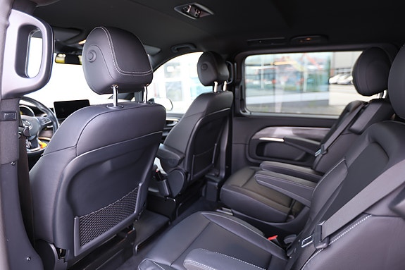 Mercedes-Benz EQV300 12 of 30