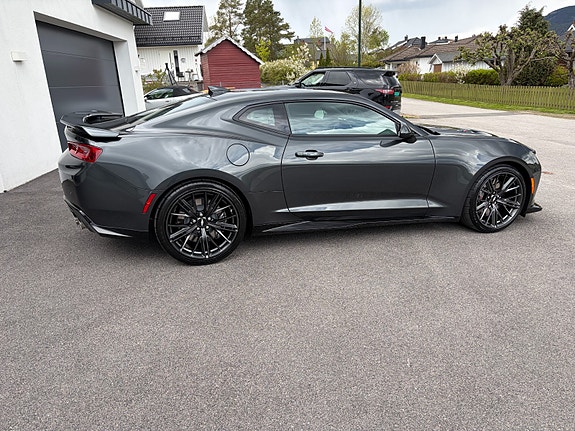 Chevrolet Camaro 10 of 30