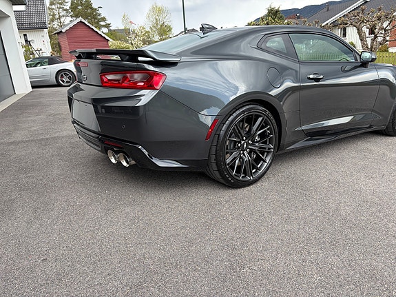 Chevrolet Camaro 18 of 30
