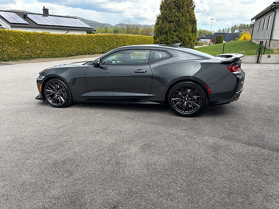 Chevrolet Camaro 12 of 30
