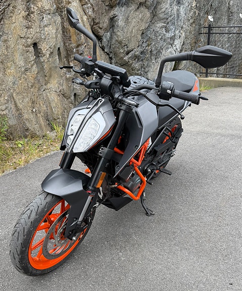 KTM 125 Duke 2 of 11