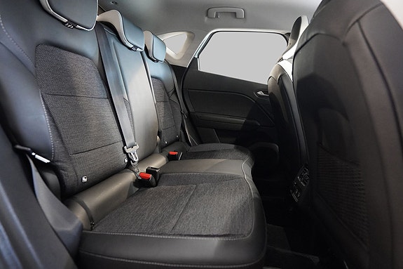 Bakseter med Isofix-fester sørger for trygghet og komfort bak.