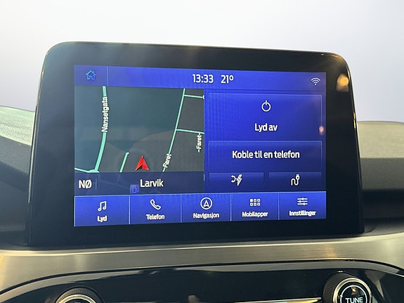 Intuitiv berøringsskjerm med navigasjon for enkel ruteplanlegging.
