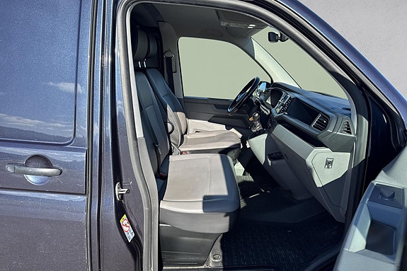 Volkswagen Transporter 19 of 19