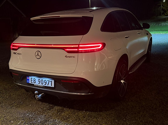 Mercedes-Benz EQC400 26 of 30