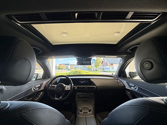 Mercedes-Benz EQC400 11 of 30