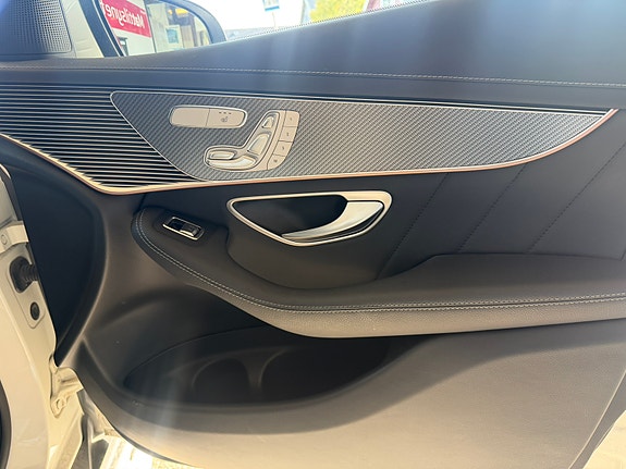 Mercedes-Benz EQC400 8 of 30