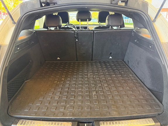 Mercedes-Benz EQC400 22 of 30
