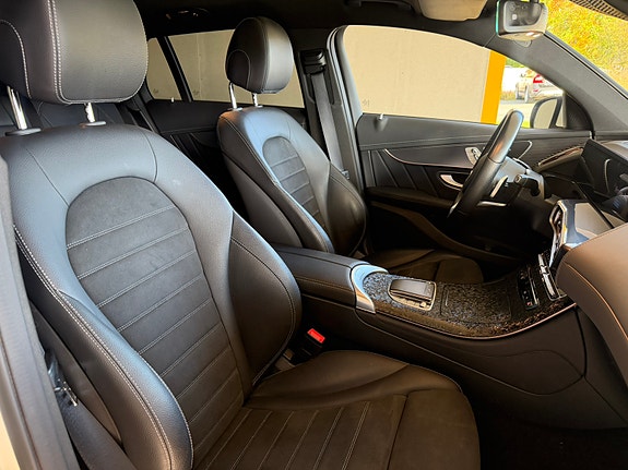 Mercedes-Benz EQC400 4 of 30