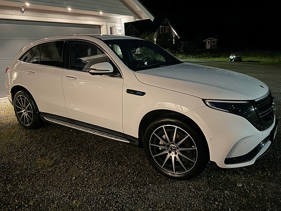 Mercedes-Benz EQC400 30 of 30