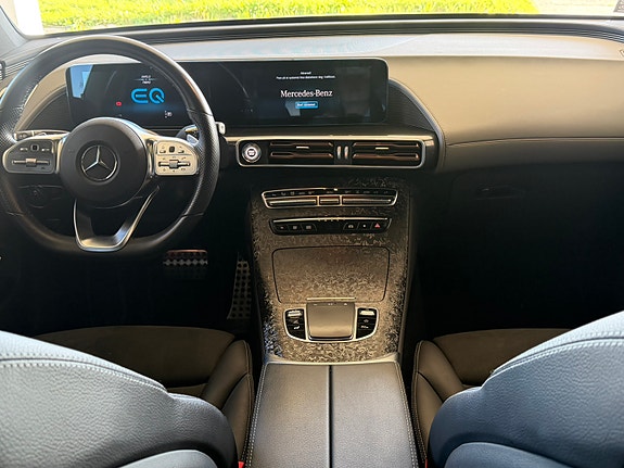 Mercedes-Benz EQC400 7 of 30
