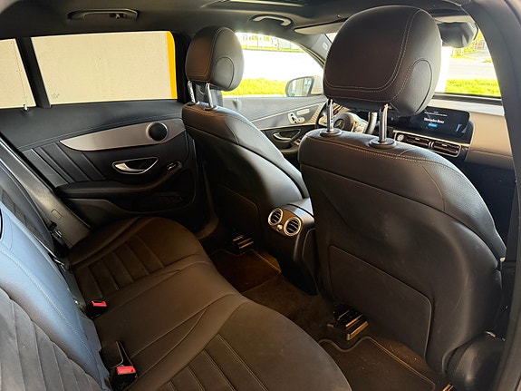 Mercedes-Benz EQC400 19 of 30