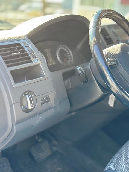 Volkswagen Caravelle 6 of 26