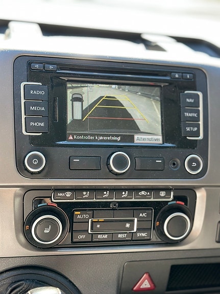 Volkswagen Caravelle 13 of 26
