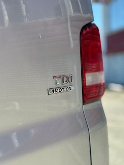 Volkswagen Caravelle 24 of 26