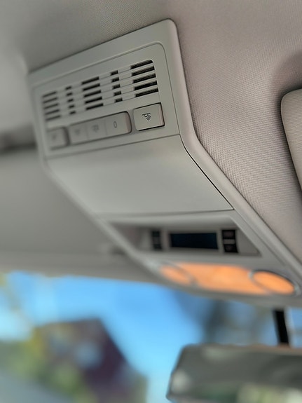 Volkswagen Caravelle 17 of 26