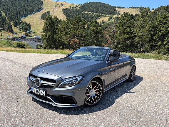 Mercedes-Benz C63 2 of 17