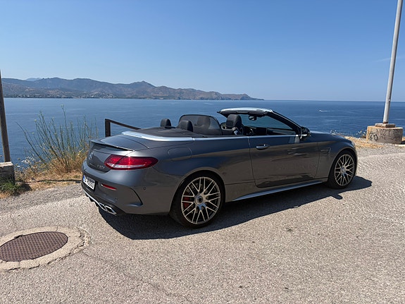 Mercedes-Benz C63 9 of 17