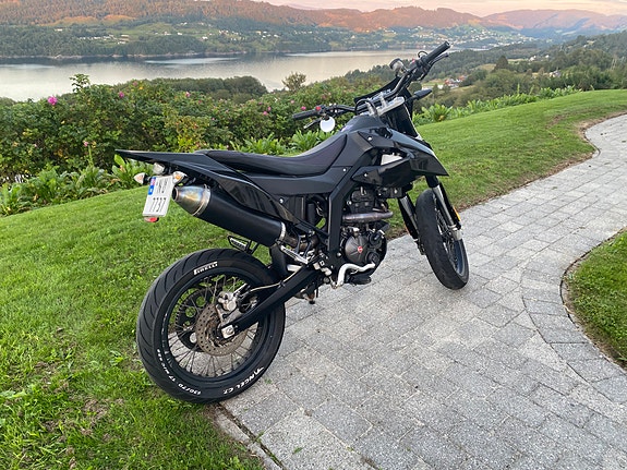 Aprilia SX 125 Super Motard 11 of 13