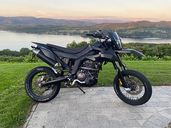 Aprilia SX 125 Super Motard 4 of 13
