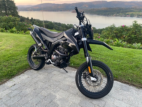 Aprilia SX 125 Super Motard 5 of 13