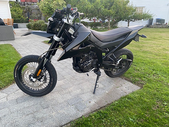 Aprilia SX 125 Super Motard 10 of 13