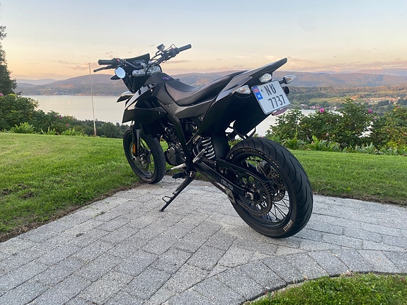 Aprilia SX 125 Super Motard 2 of 13