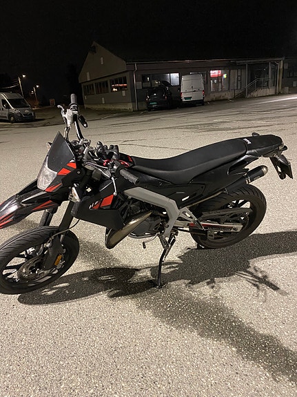 Aprilia SX 50 11 of 30