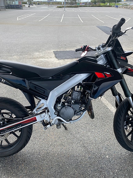 Aprilia SX 50 8 of 30