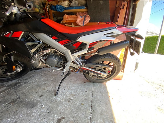 Aprilia SX 50 4 of 30