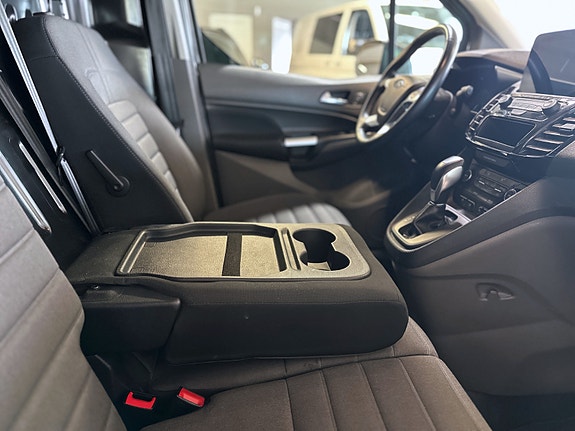 Ford Transit Connect 17 of 30