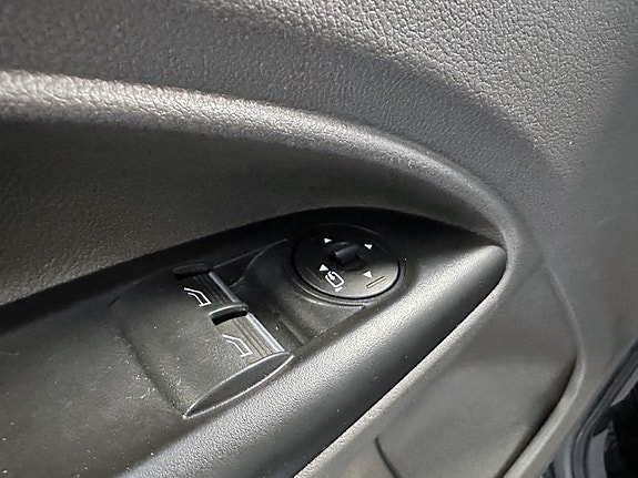 Ford Transit Connect 18 of 30