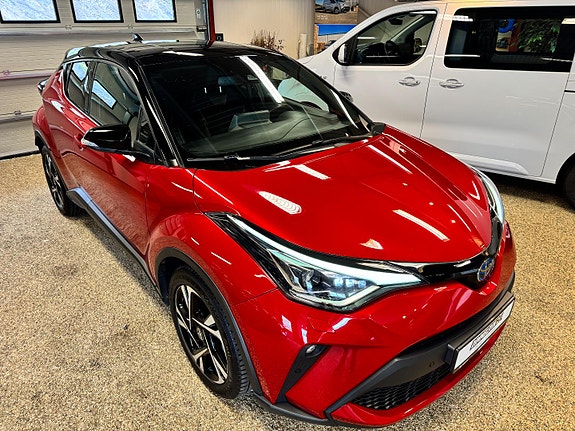 Toyota C-HR 8 of 30