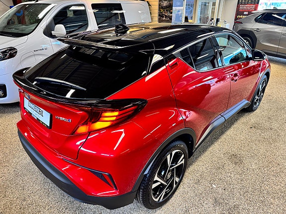 Toyota C-HR 6 of 30