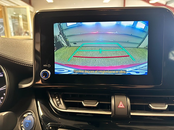 Toyota C-HR 21 of 30