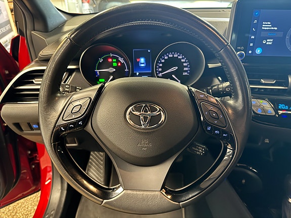 Toyota C-HR 13 of 30