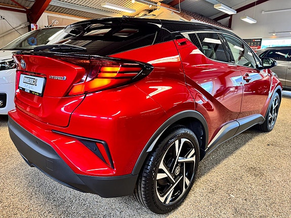 Toyota C-HR 7 of 30