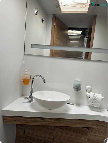Adria Sonic Supreme I 810S | Toppmodell | Alde | Solcelle | Skinn | Utv.dusj | V.hjul | 22 of 30