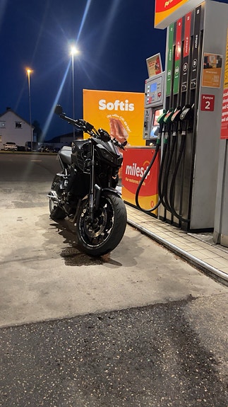 Yamaha MT-09 5 of 10