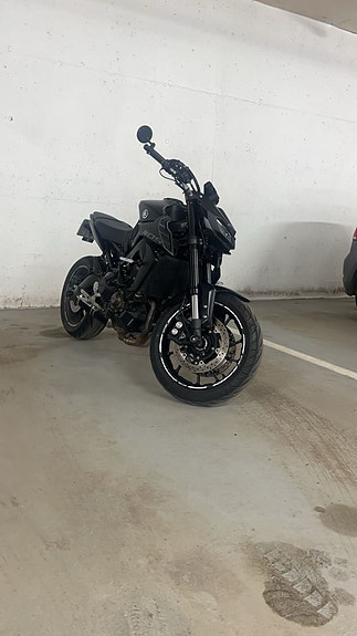 Yamaha MT-09 9 of 10