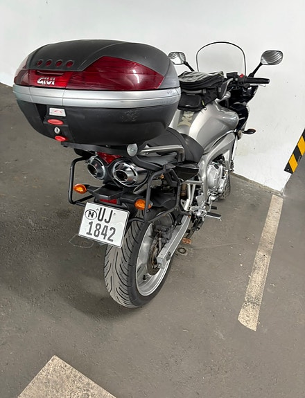 Yamaha FZ6 9 of 10